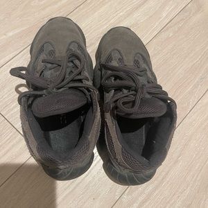 Old Yeezy 500 fits Weiss 7